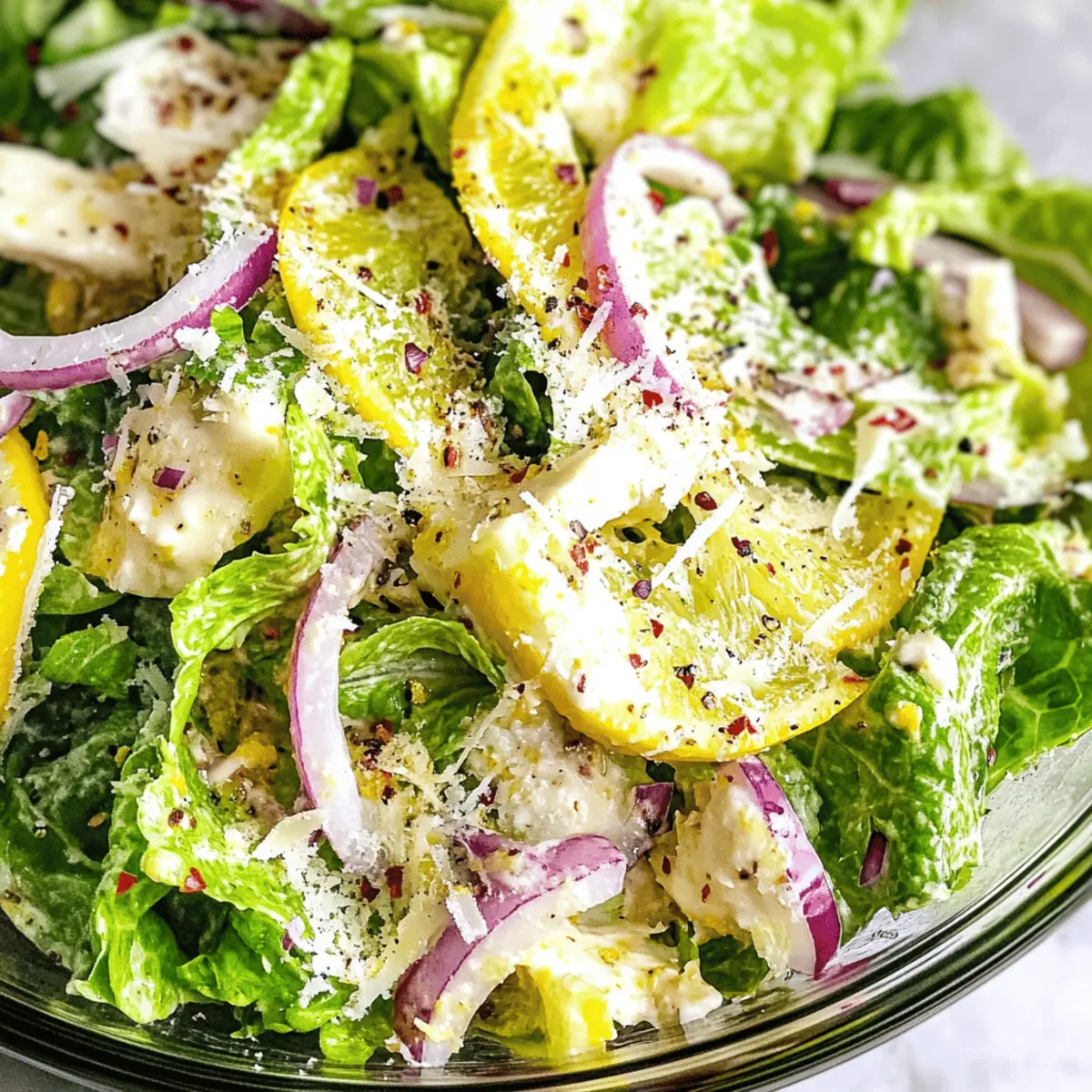 Salade de laitue au citron et parmesan fraîche et rapide