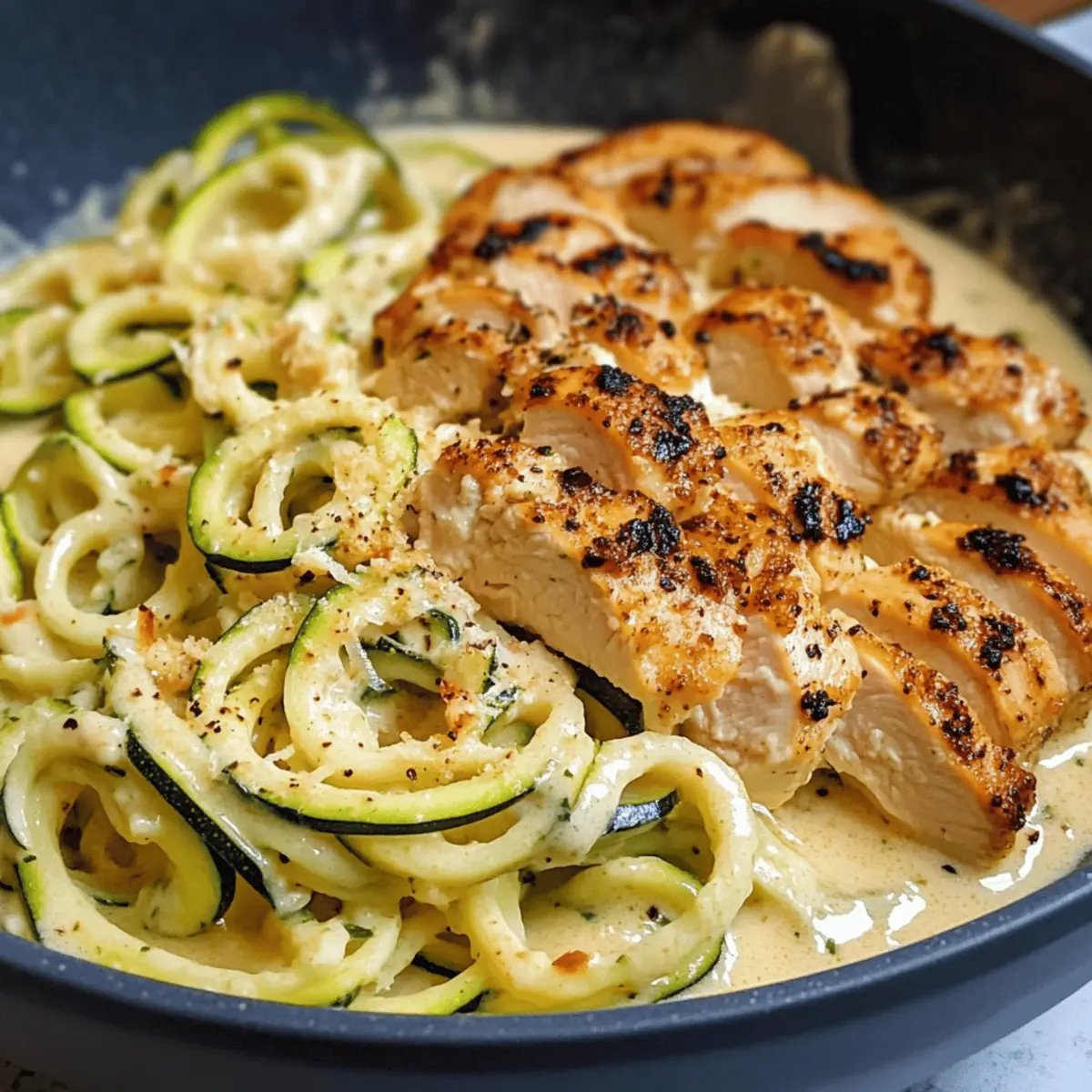 Alfredo de poulet aux nouilles de courgette crémeuses